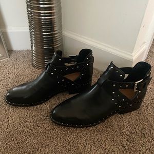 Halogen Hailey Ankle Bootie